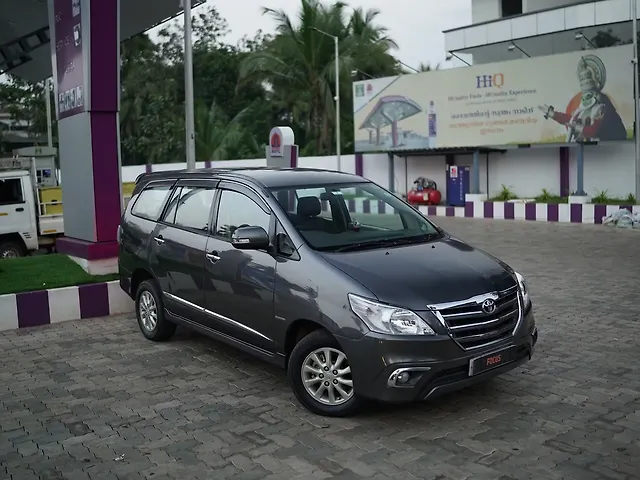 Used 2013 Toyota Innova in Kollam