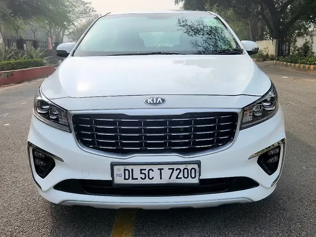 Used 2021 Kia Carnival in Delhi