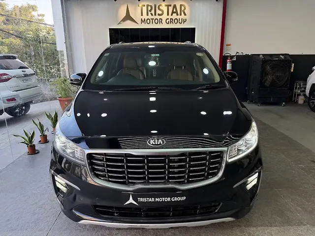 Used 2020 Kia Carnival in Hyderabad