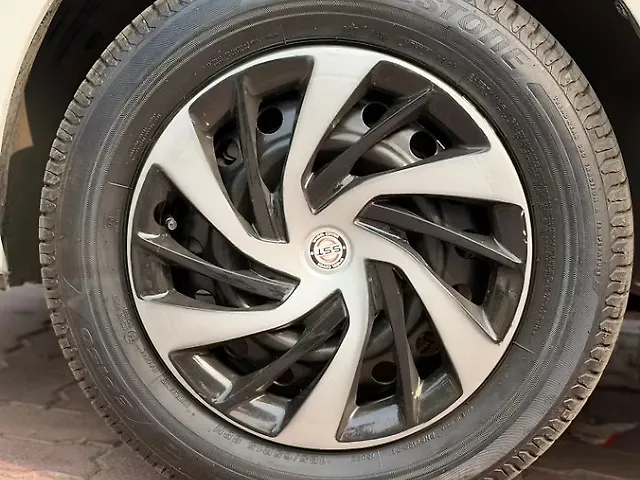 Used Maruti Suzuki Ertiga VXi in Lucknow