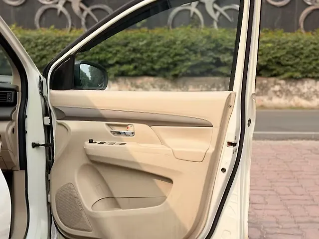 Used Maruti Suzuki Ertiga VXi in Lucknow