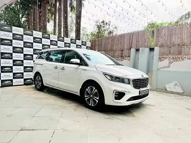 Used 2021 Kia Carnival in Pune