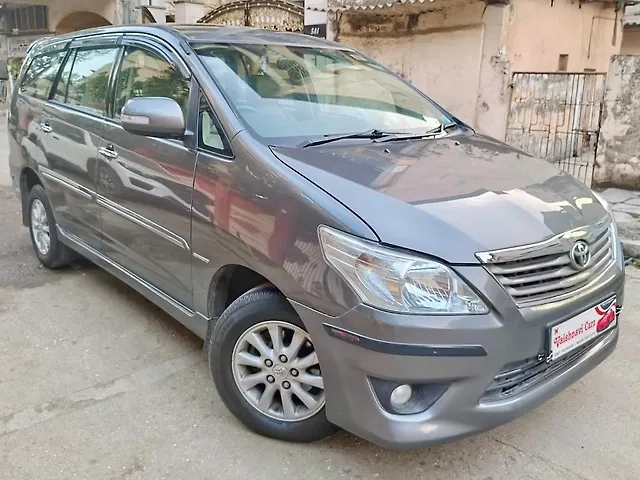 Used 2012 Toyota Innova in Thane