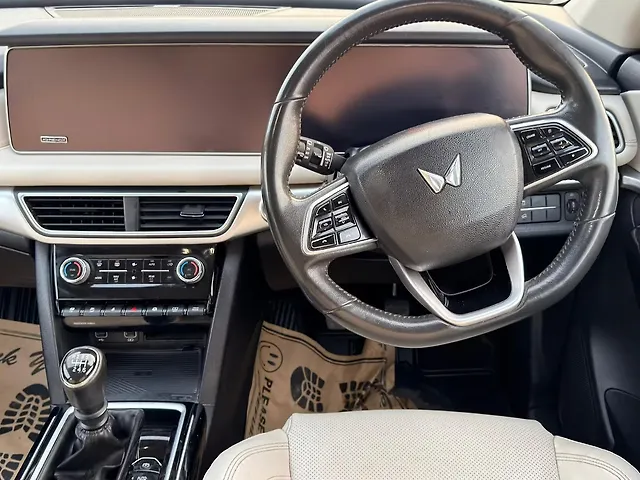 Used 2022 Mahindra XUV700 in Lucknow