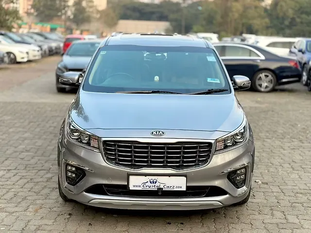 Used 2020 Kia Carnival in Mumbai
