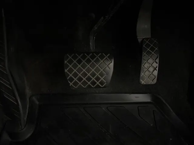 Used Volkswagen Taigun [2021-2023] Topline 1.0 TSI AT in Bangalore