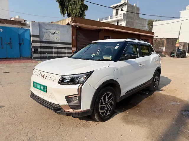 Used Mahindra XUV400 EL 39.4 KWH in Delhi
