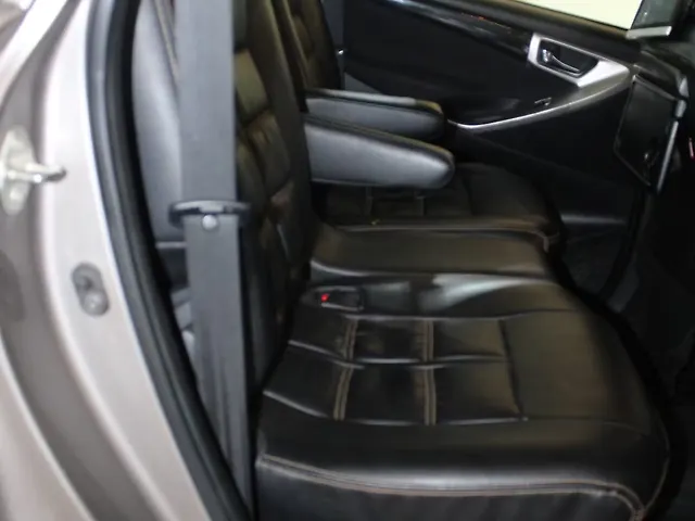 Used Toyota Innova Crysta [2016-2020] 2.4 VX 7 STR [2016-2020] in Bangalore