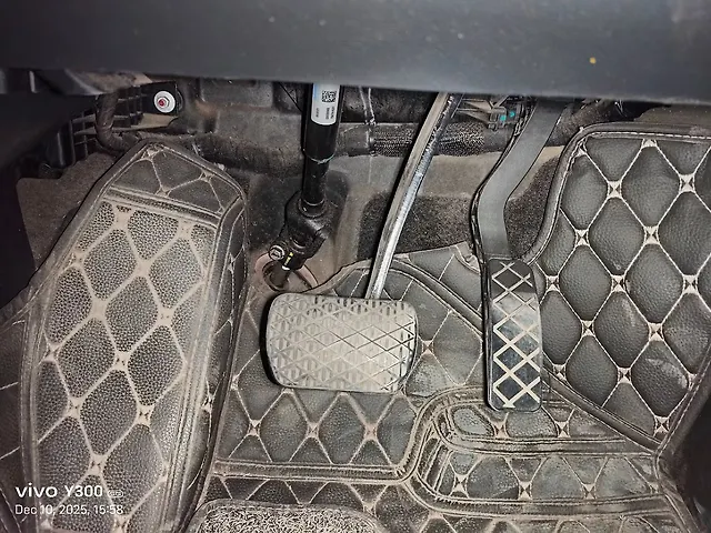 Used MG Astor Savvy 1.5 CVT S Red [2021-2023] in Mumbai