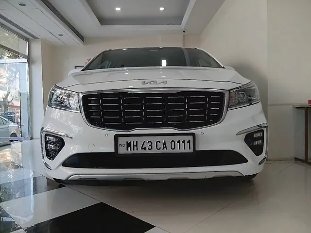 Used 2022 Kia Carnival in Mumbai