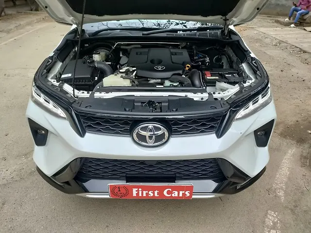 Used Toyota Fortuner Legender 4X2 2WD Diesel Turbo Automatic Dual Tone in Bangalore