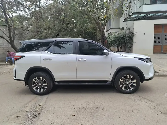 Used Toyota Fortuner Legender 4X2 2WD Diesel Turbo Automatic Dual Tone in Bangalore