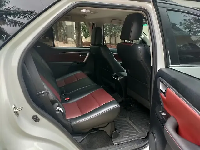 Used Toyota Fortuner Legender 4X2 2WD Diesel Turbo Automatic Dual Tone in Bangalore