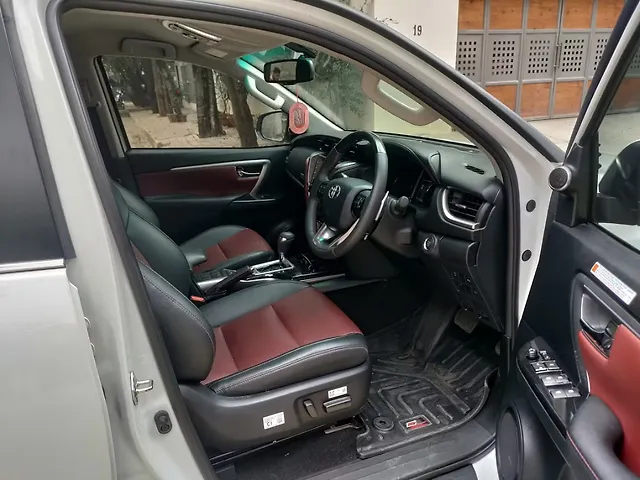 Used Toyota Fortuner Legender 4X2 2WD Diesel Turbo Automatic Dual Tone in Bangalore