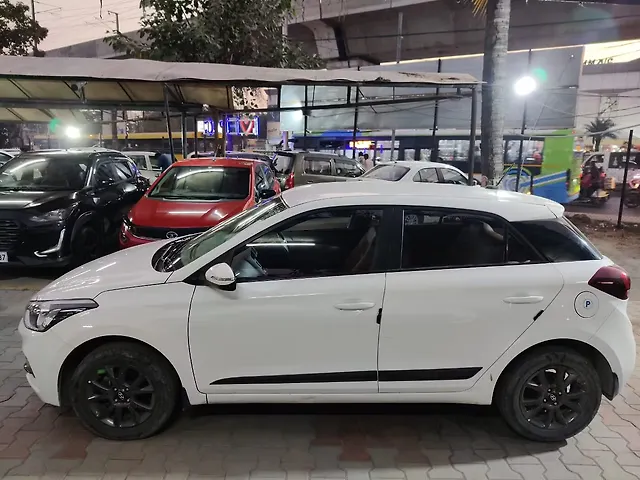 Used Hyundai i20 [2020-2023] Sportz 1.2 MT [2020-2023] in Hyderabad
