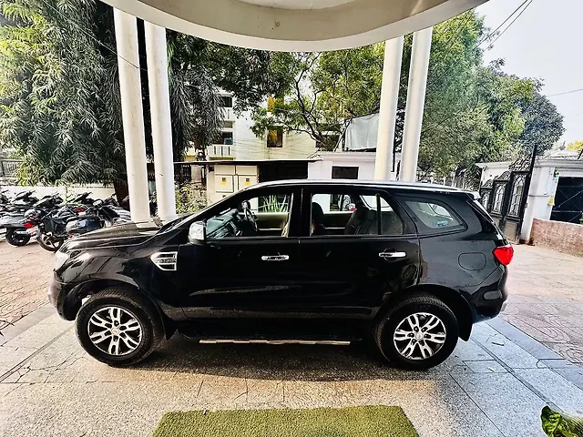 Used Ford Endeavour [2016-2019] Titanium 3.2 4x4 AT in Lucknow
