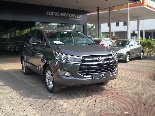 Used 2016 Toyota Innova Crysta in Kollam
