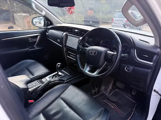 Used Toyota Fortuner 4x2 2WD Diesel 2.8L Turbo Automatic in Delhi