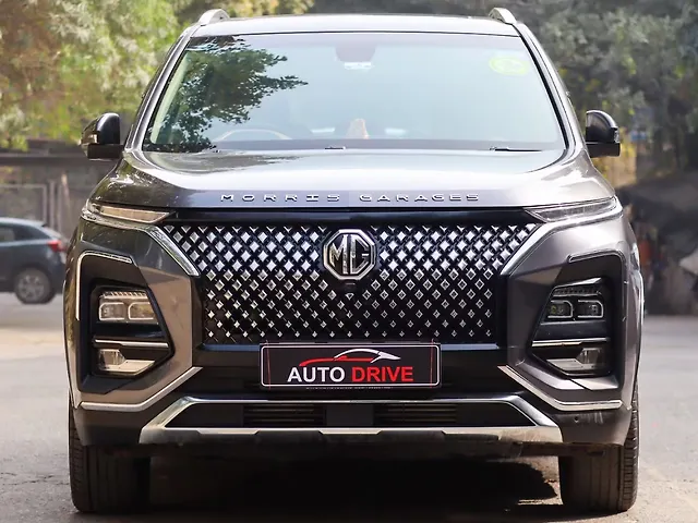 Used 2025 MG Hector Plus in Delhi