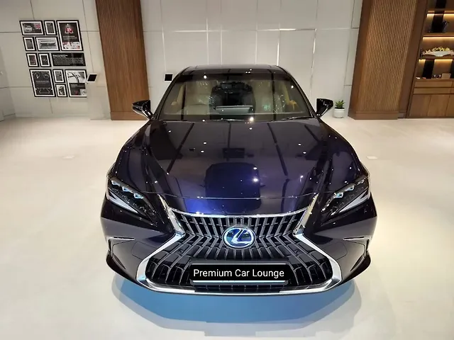 Used 2024 Lexus ES in Indore
