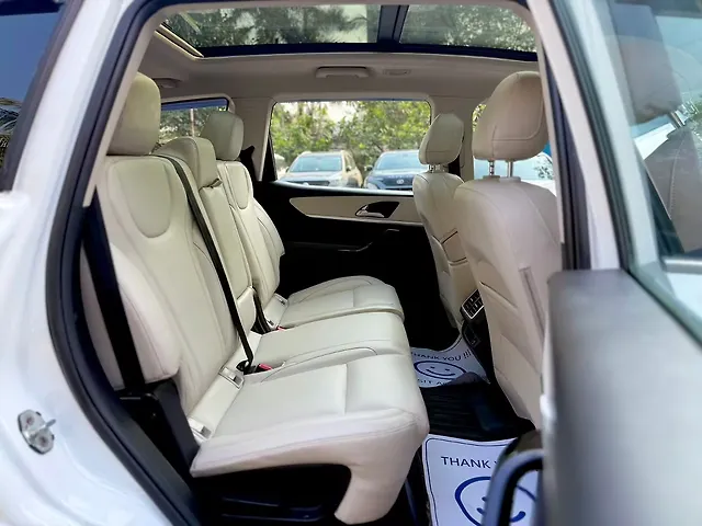 Used Mahindra Old Generation XUV700 AX 7 Diesel AT 7 STR [2023-2024] in Mumbai