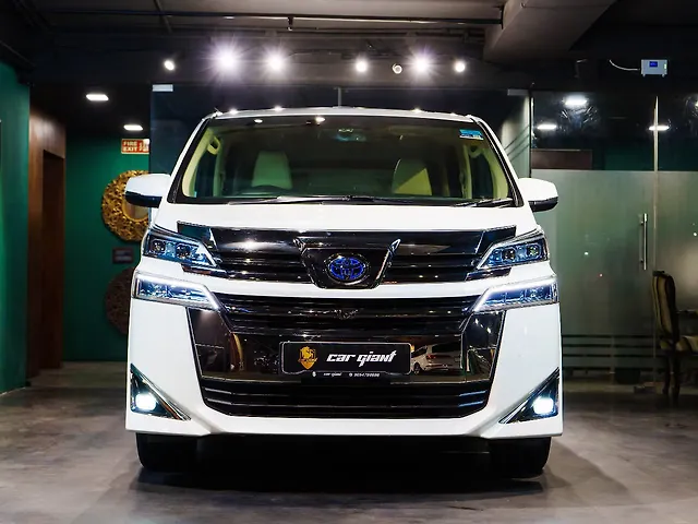 Used 2023 Toyota Vellfire in Noida