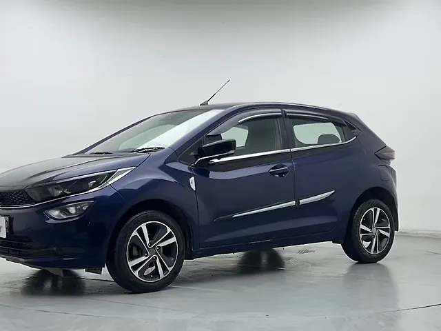 Used 2023 Tata Altroz in Delhi