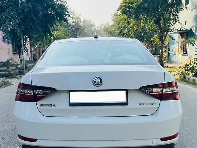 Used 2017 Skoda Superb in Delhi