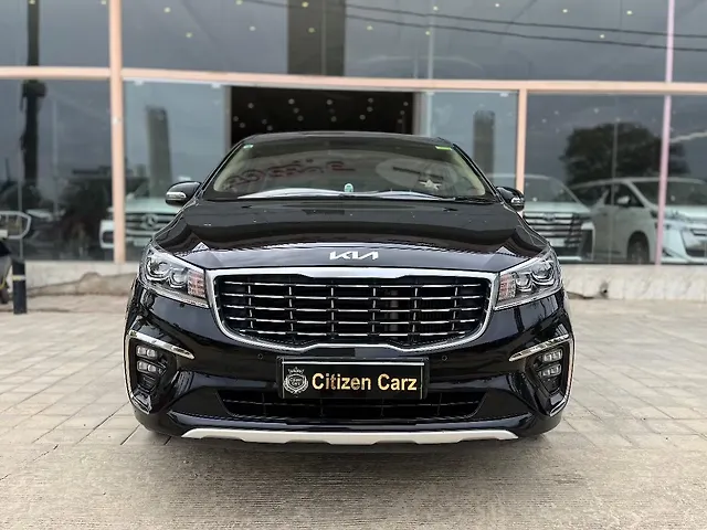 Used 2022 Kia Carnival in Bangalore