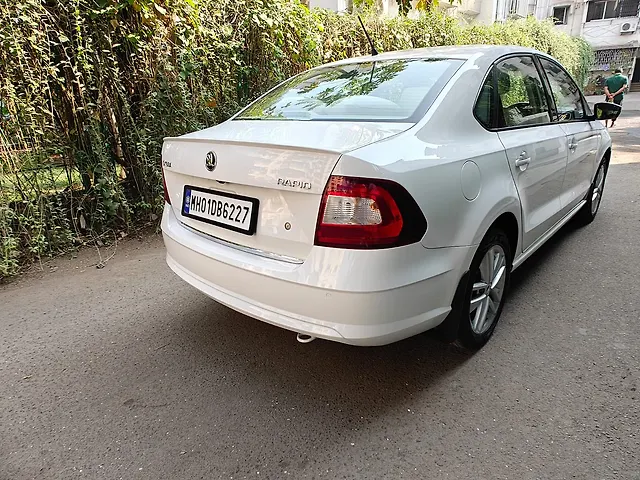Used Skoda Rapid Style 1.6 MPI in Mumbai
