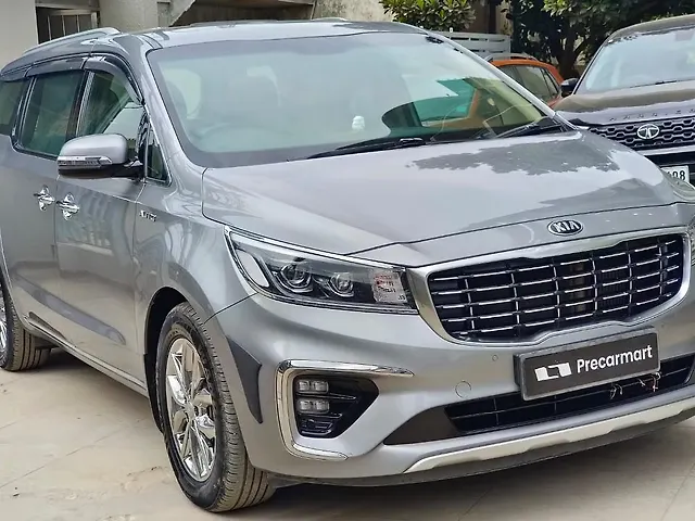 Used 2020 Kia Carnival in Bangalore