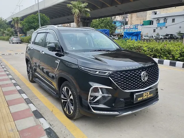 Used 2023 MG Hector Plus in Delhi