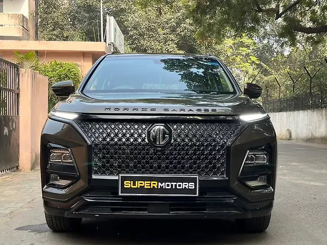Used 2025 MG Hector Plus in Delhi