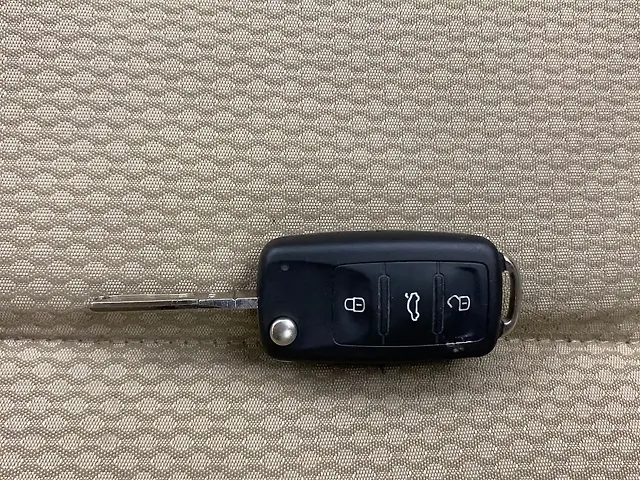 Used Volkswagen Ameo Highline Plus 1.5L AT (D)16 Alloy in Hyderabad