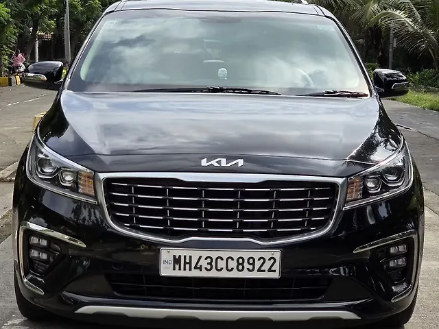 Used 2022 Kia Carnival in Mumbai