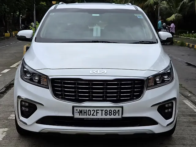 Used 2022 Kia Carnival in Mumbai