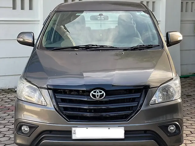 Used 2013 Toyota Innova in Tirur