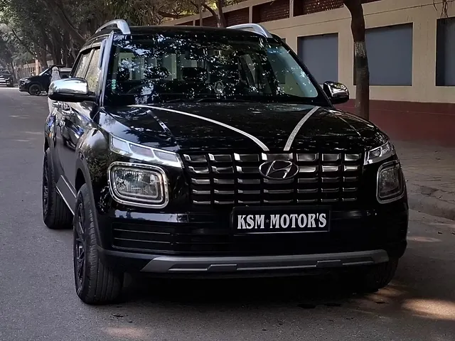 Used 2025 Hyundai Venue in Lucknow