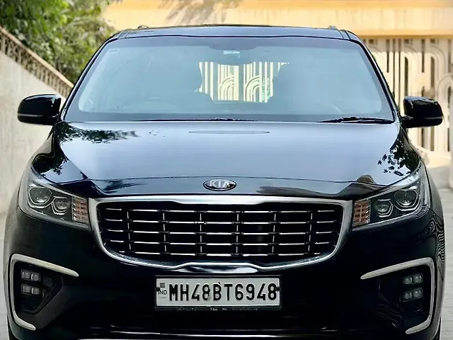 Used 2020 Kia Carnival in Mumbai