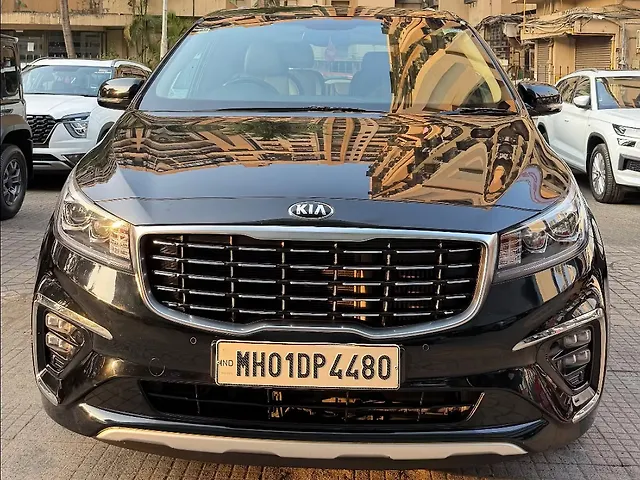 Used 2020 Kia Carnival in Mumbai