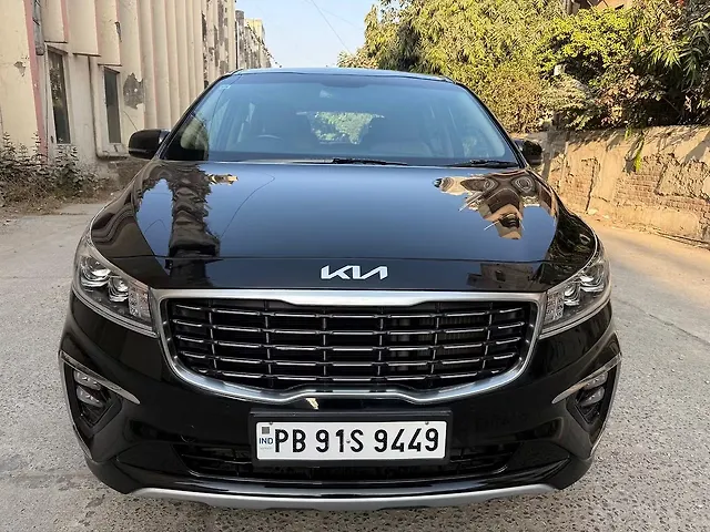 Used 2023 Kia Carnival in Delhi