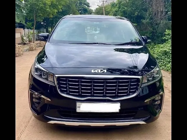 Used 2023 Kia Carnival in Bangalore