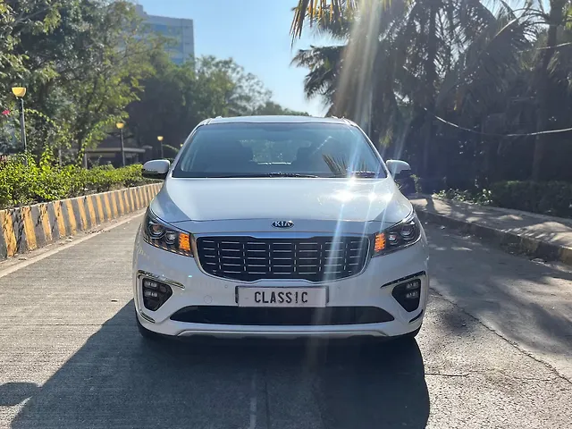 Used 2020 Kia Carnival in Mumbai