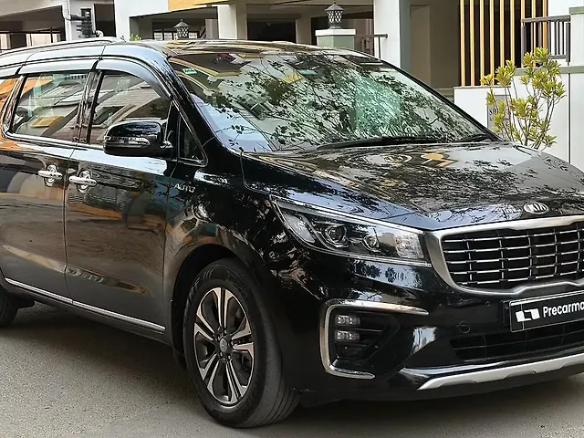 Used 2020 Kia Carnival in Bangalore