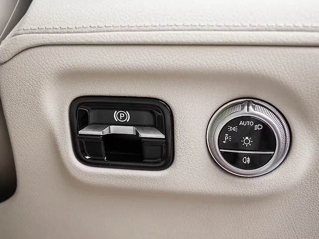 Used Mercedes-Benz EQS 580 4MATIC in Delhi