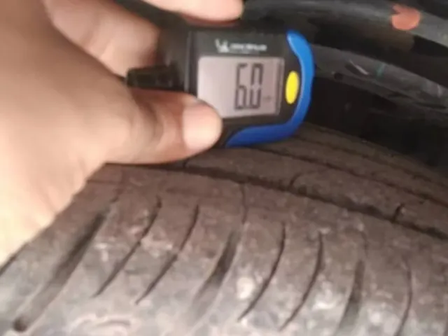 Used Mahindra Old Generation XUV700 AX 7 Petrol AT Luxury Pack 7 STR [2021] in Delhi