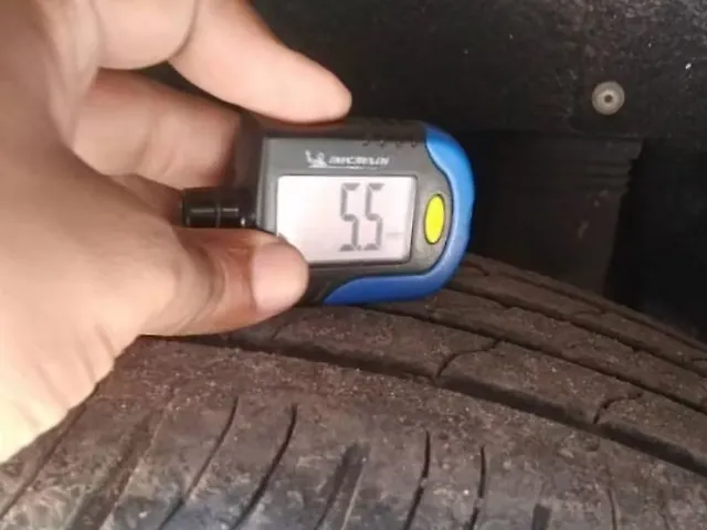 Used Mahindra Old Generation XUV700 AX 7 Petrol AT Luxury Pack 7 STR [2021] in Delhi