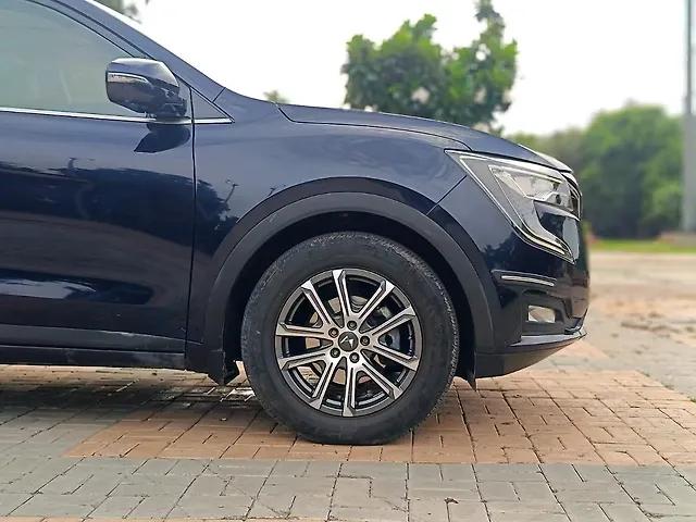 Used Mahindra Old Generation XUV700 AX 7 Petrol AT Luxury Pack 7 STR [2021] in Delhi