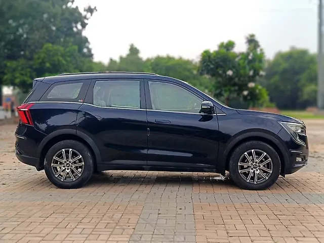 Used Mahindra Old Generation XUV700 AX 7 Petrol AT Luxury Pack 7 STR [2021] in Delhi