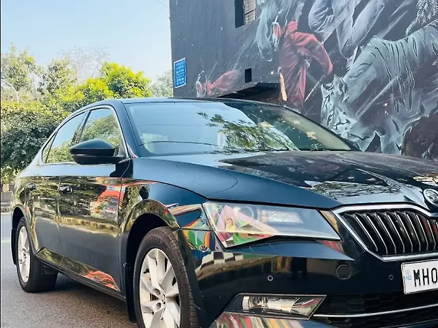Used 2016 Skoda Superb in Delhi